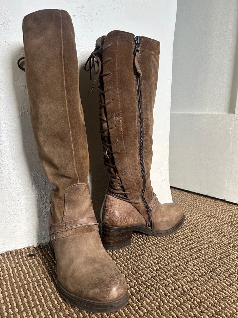 Mix Mooz Knee-High Brown Suede/Leather Lace-Up Women's Boots